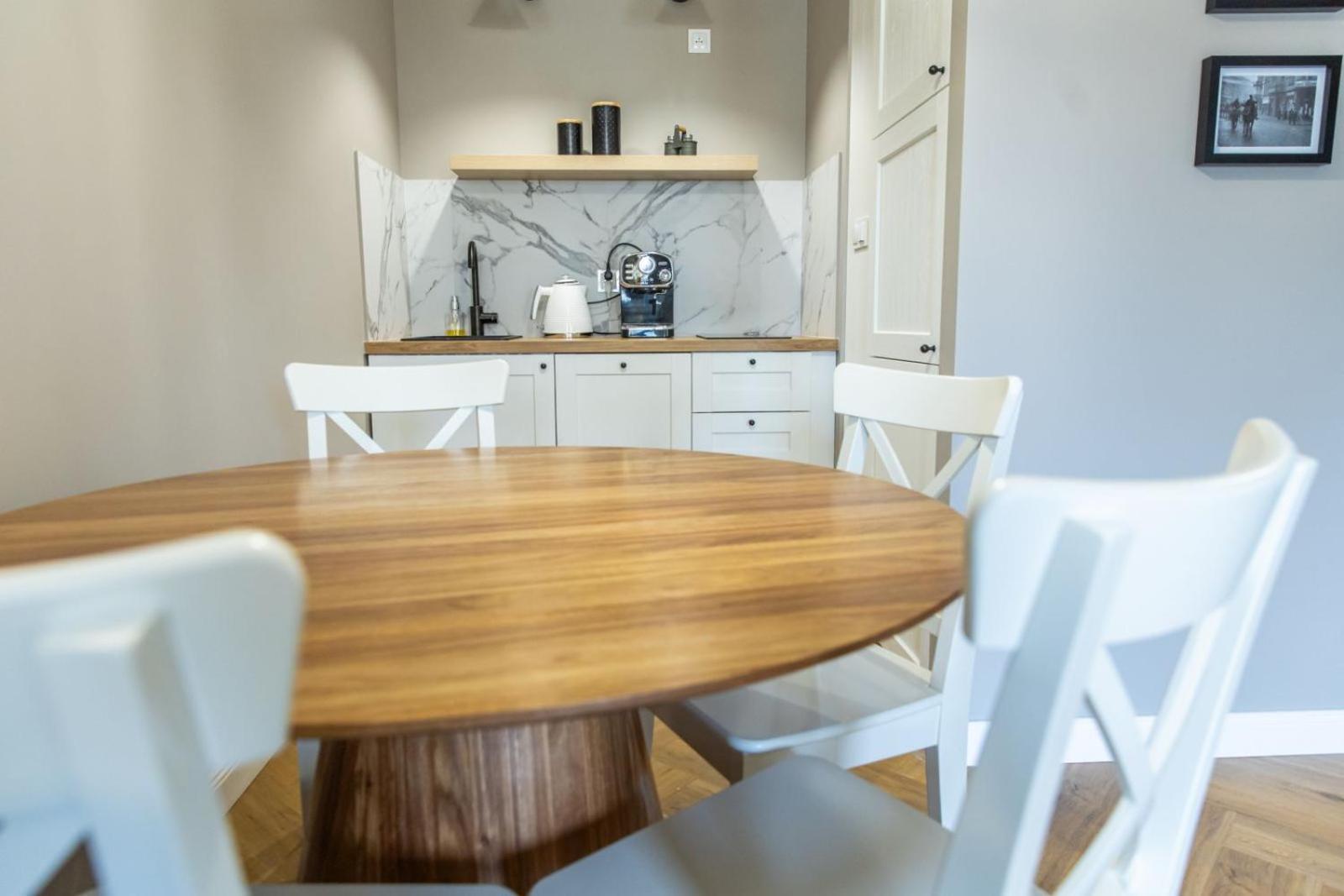 Apartament Solar I Stare 10min I Priv Parking Free I Winda I Balkon